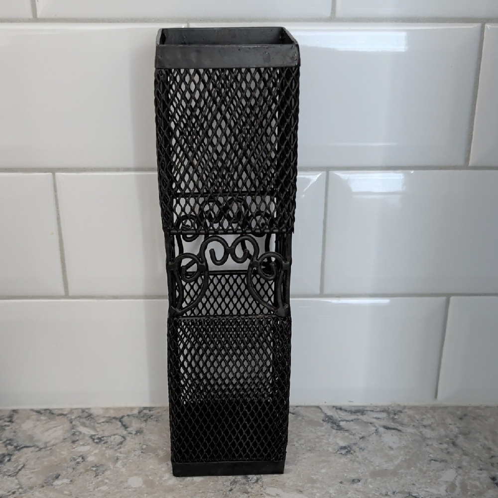 Black Metal Mesh Organizer